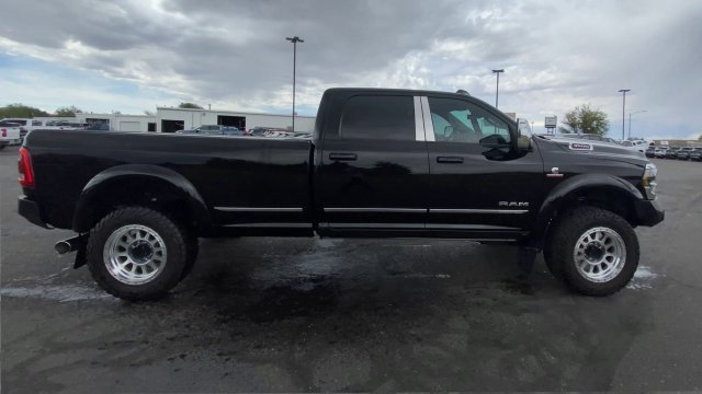 Used 2023 Diamond Black Crystal Pea Ram Laramie image 9