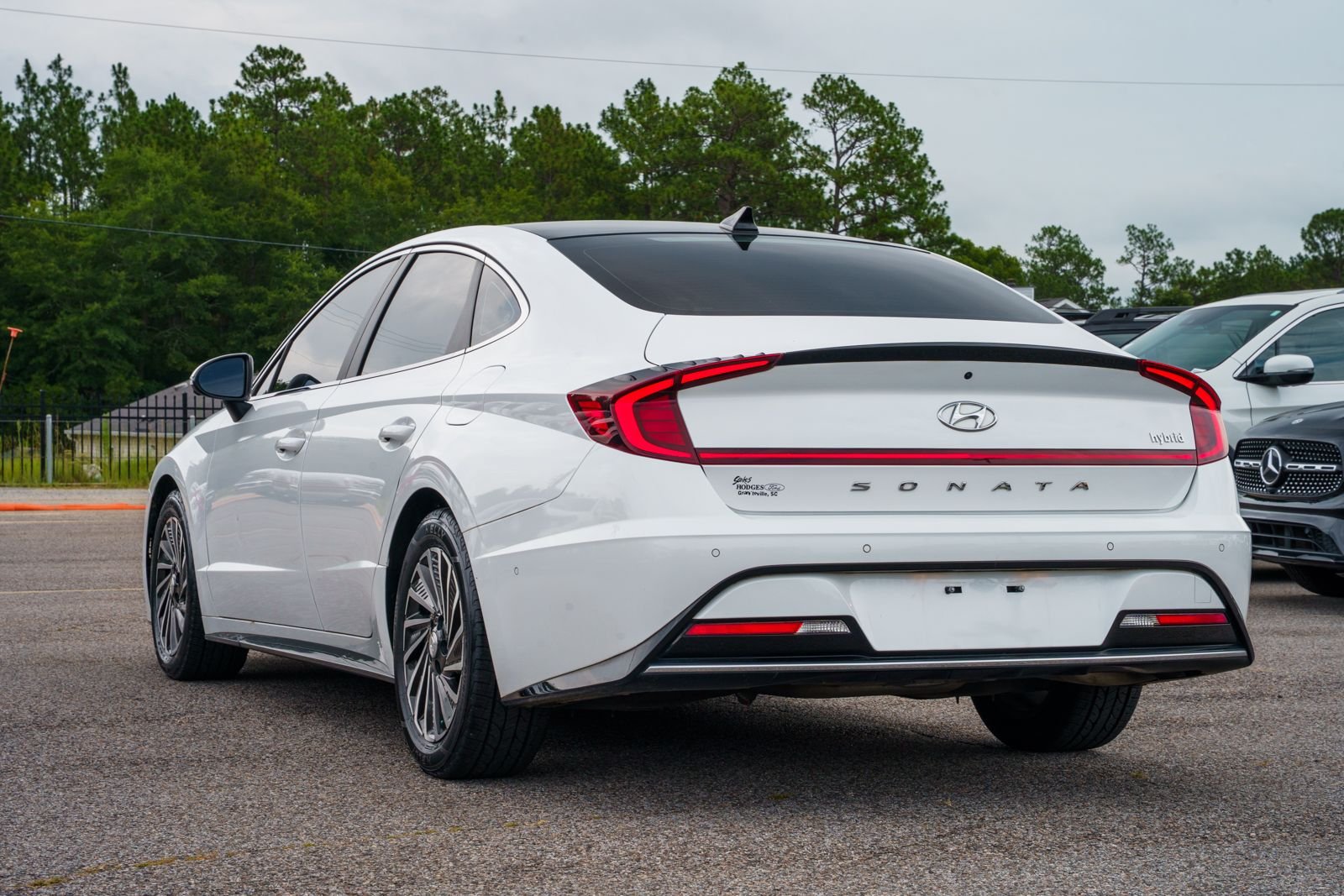 Used 2022 White Hyundai Limited image 5