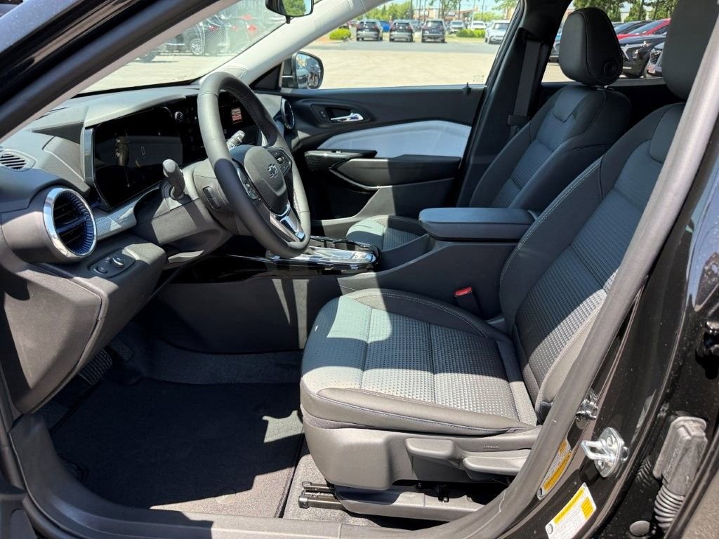 2026 Chevrolet Trax LT - Photo 10