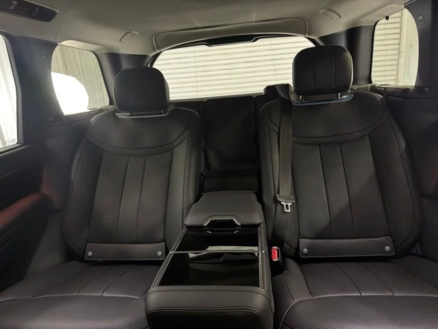 Used 2023 Santorini Black Metallic Land Rover Autobiography image 11