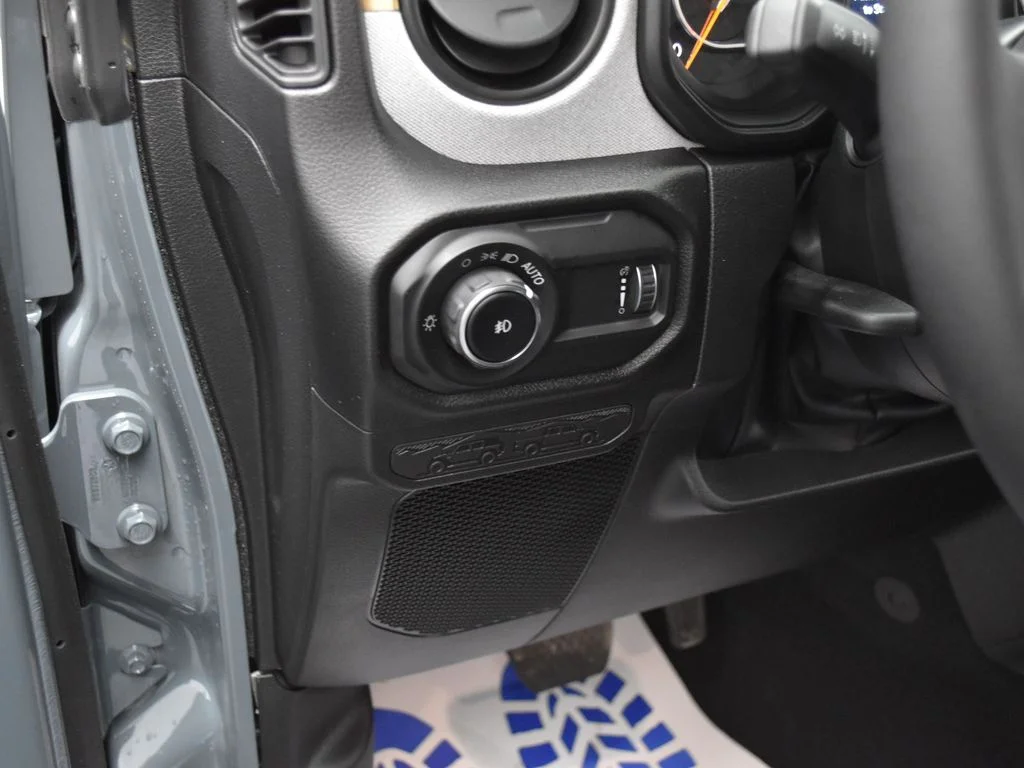 New 2026 Anvil Clearcoat Jeep Sport S image 9
