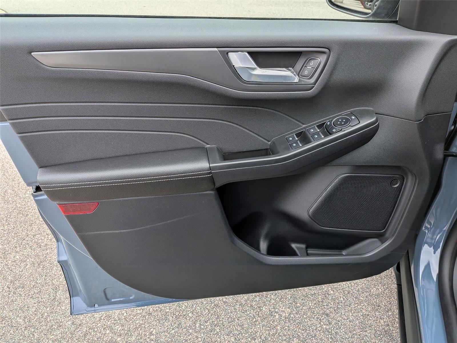 New 2026 Vapor Blue Metallic Ford Plug-in Hybrid image 11