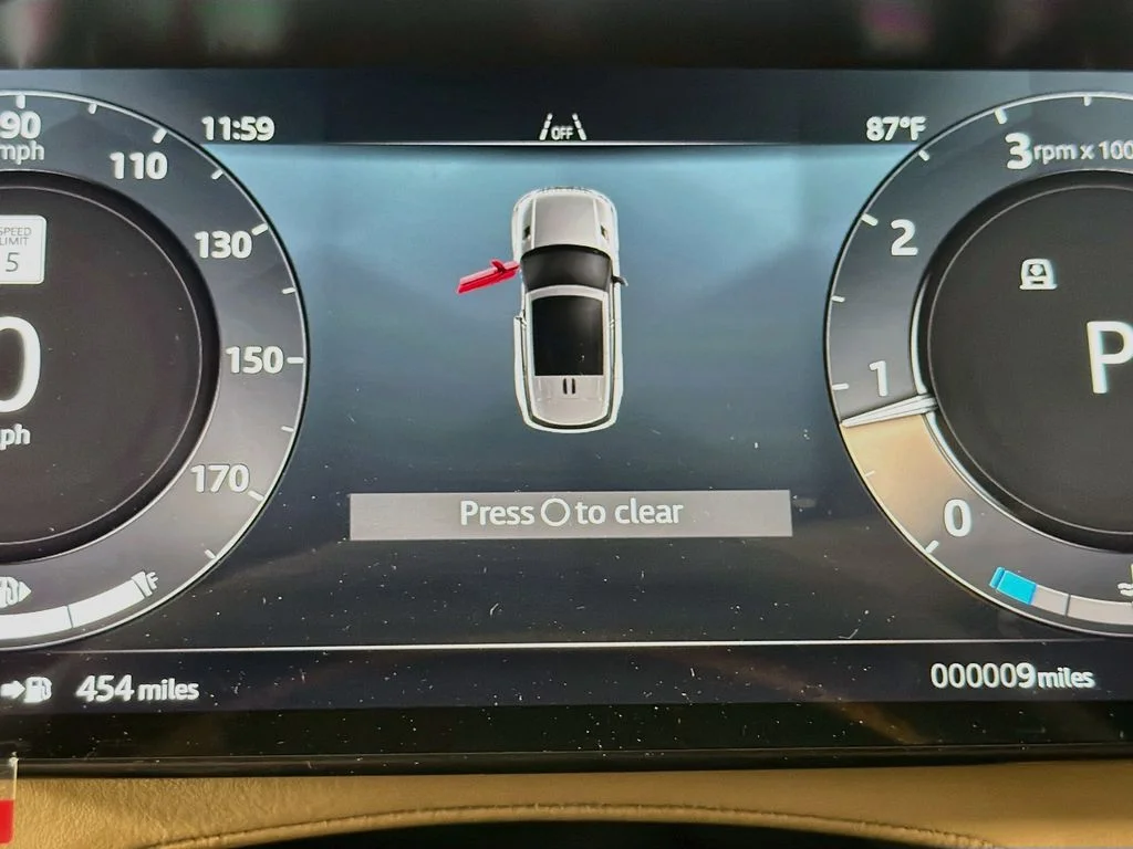 New 2026 Fuji White Land Rover Dynamic SE image 12