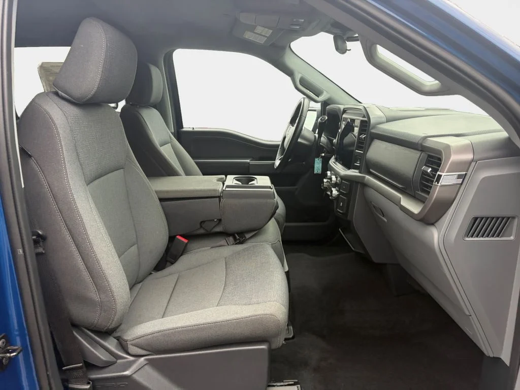 Used 2025 Blue Metallic Ford XLT image 18