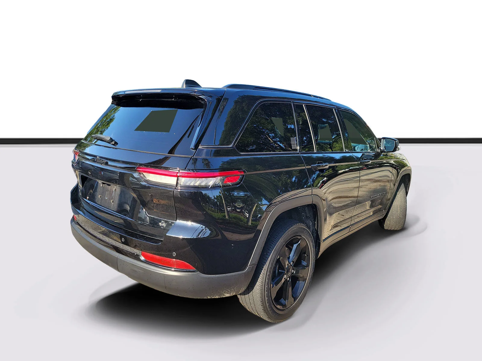 Used 2024 Diamond Black Crystal Pearlcoat Jeep Altitude image 3