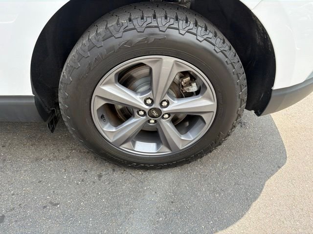 Used 2022 White Ford SEL image 13