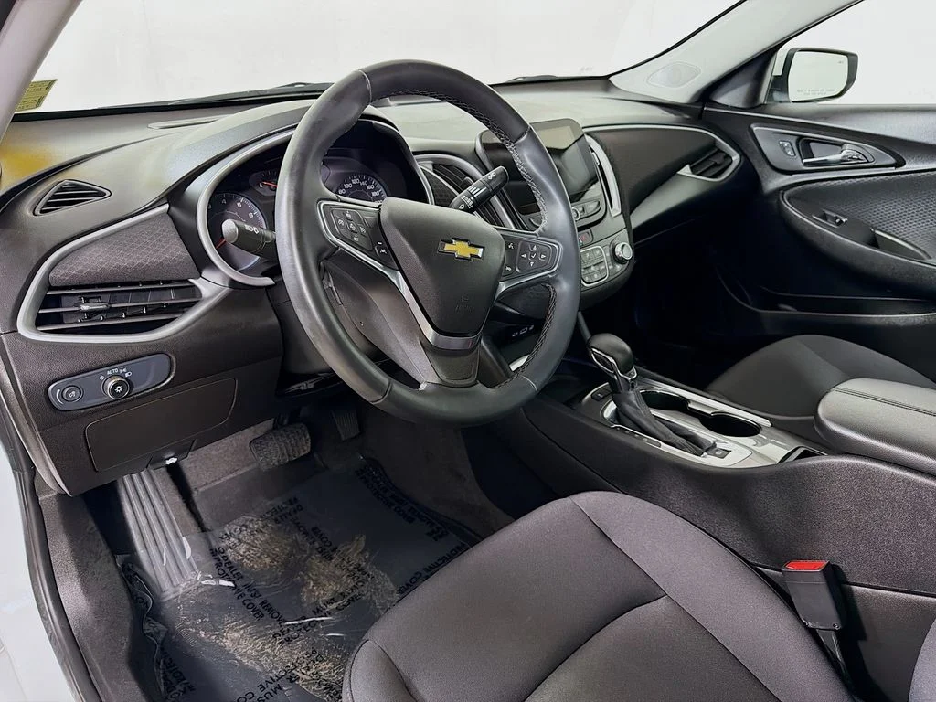 Used 2024 White Chevrolet LT image 10
