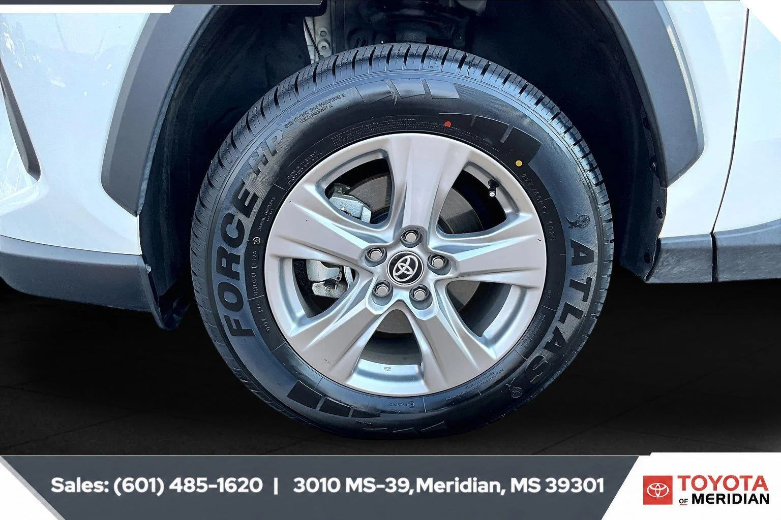 Used 2024 Ice Cap Toyota XLE image 7