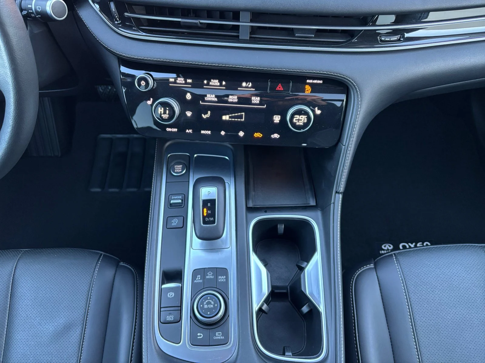 Used 2025 Black INFINITI LUXE image 15