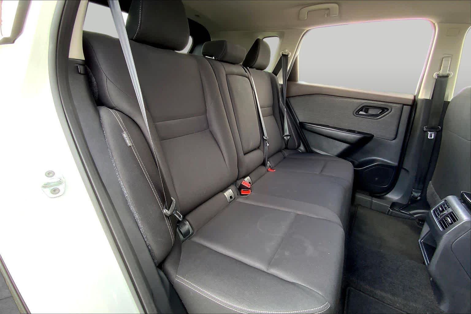 Used 2023 Glacier White Nissan S image 19
