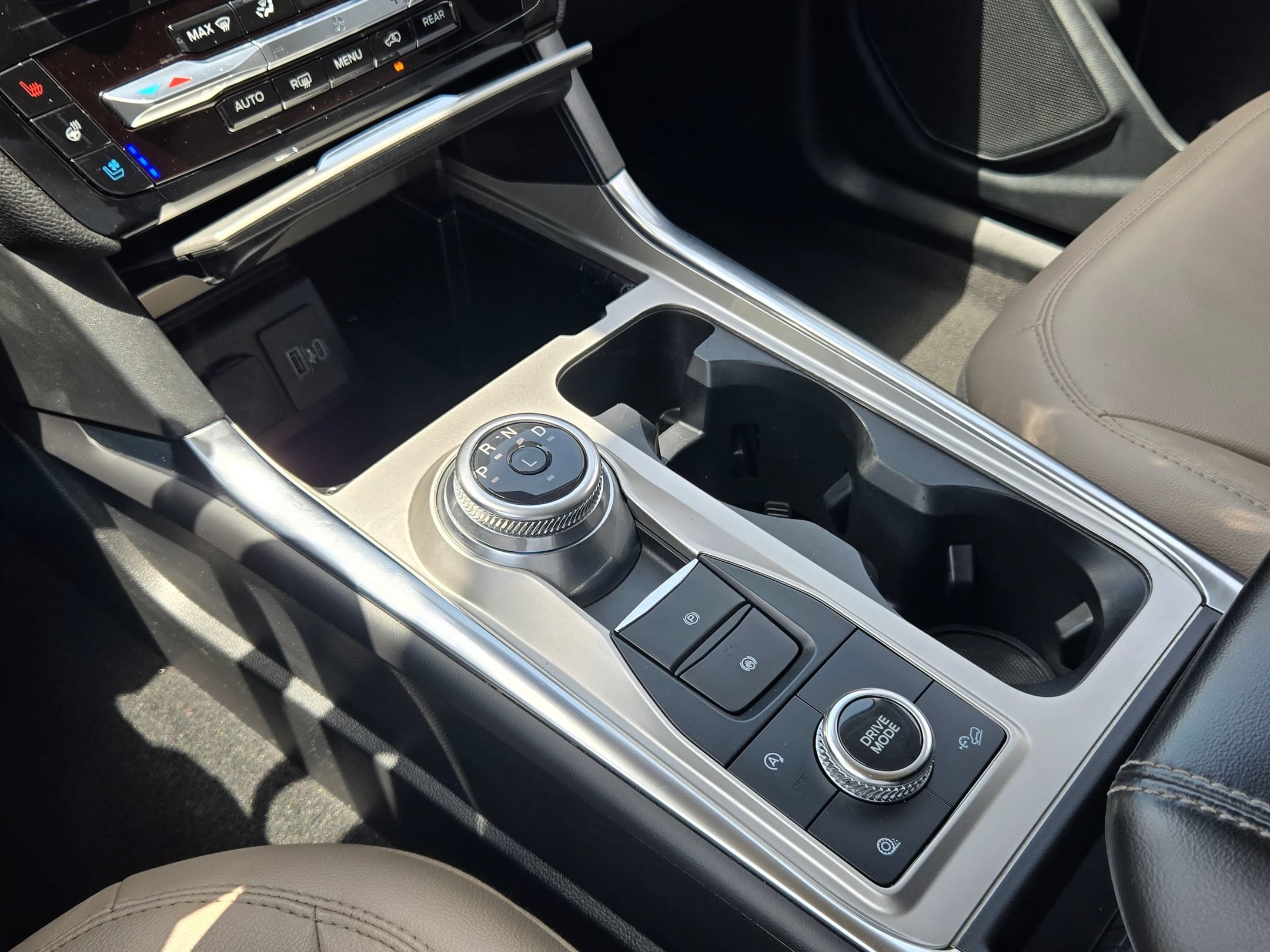 Used 2023 Oxford White Ford Limited image 30