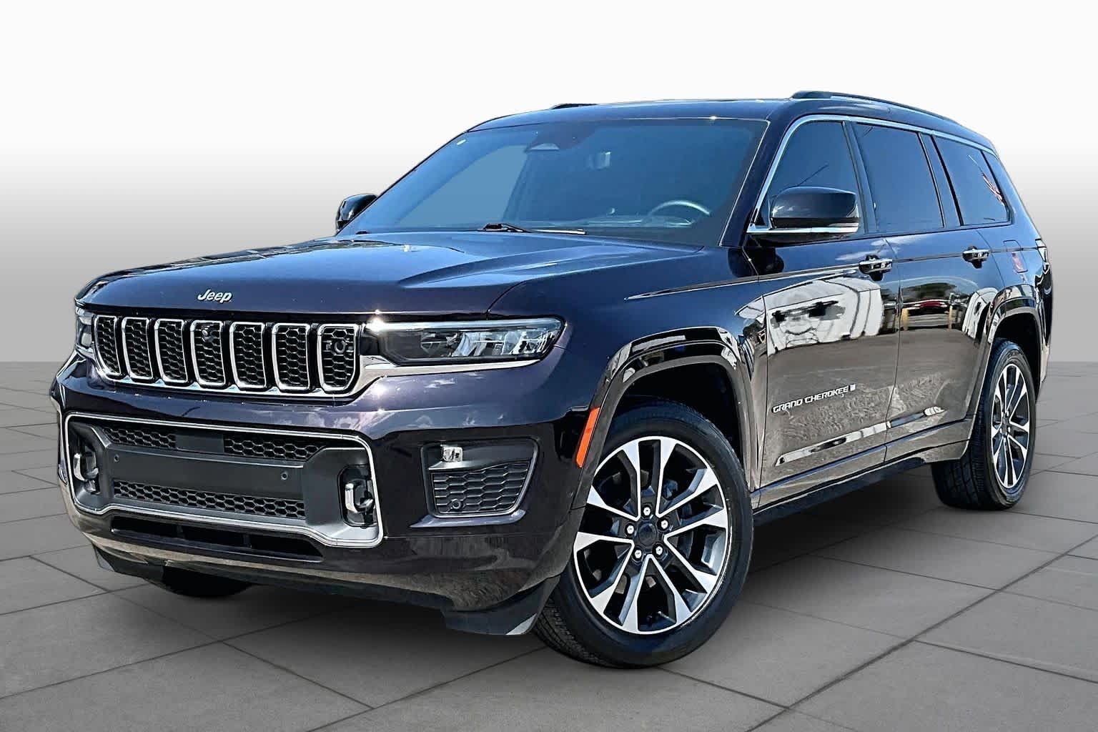 Certified Used 2023 Ember Pearlcoat Jeep Overland image 35