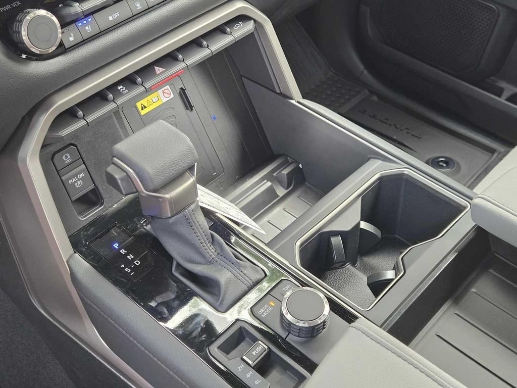 2026 Toyota Tundra Limited - Photo 31
