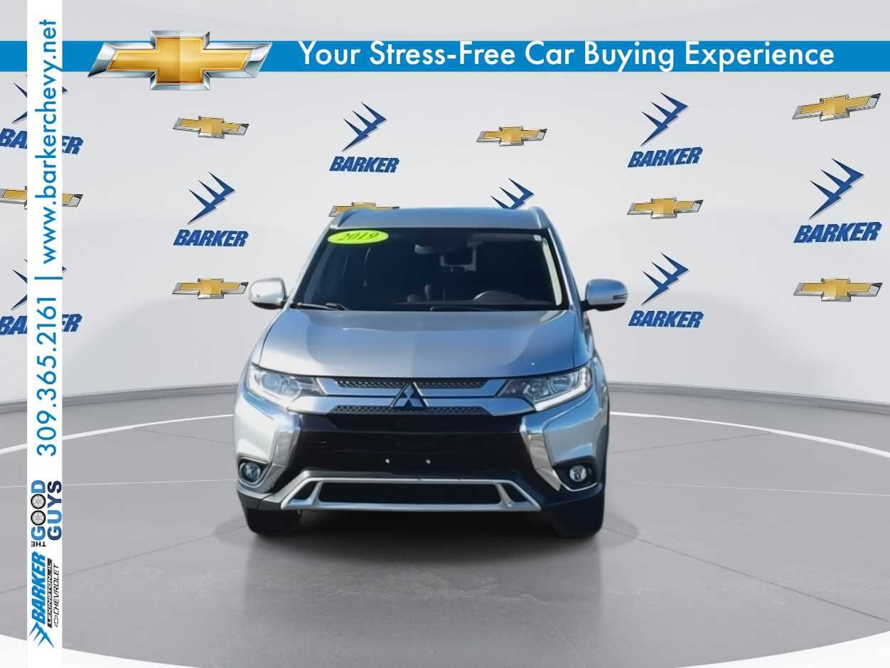 2019 Mitsubishi Outlander SE photo 2