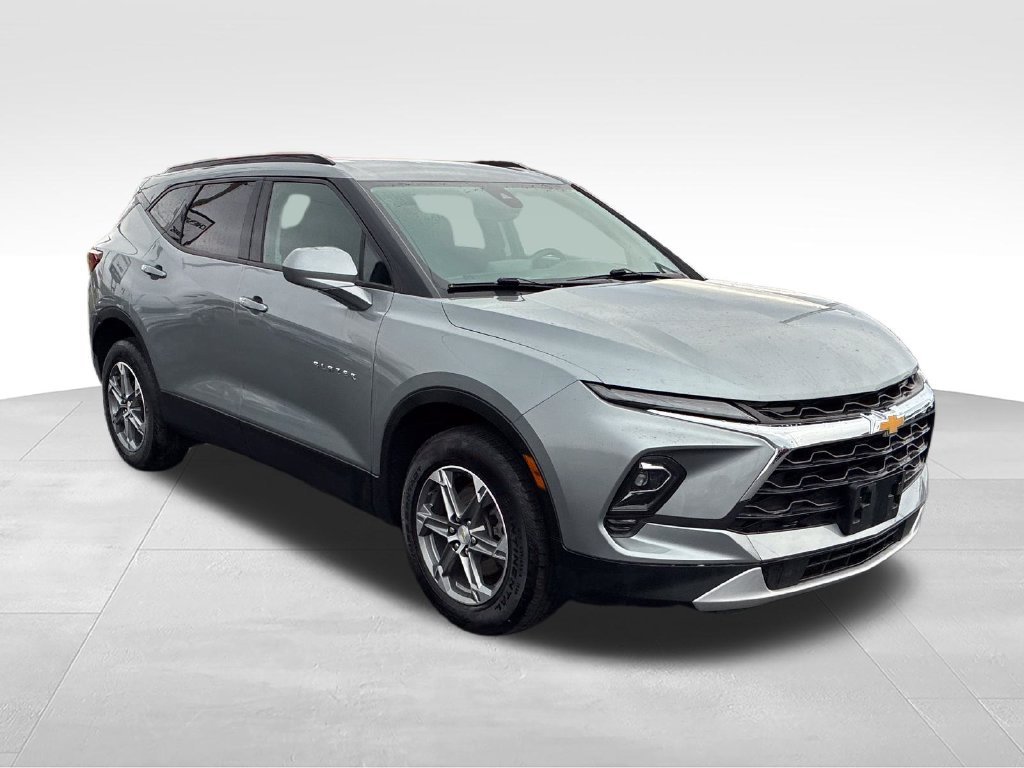 Used 2023 Gray Chevrolet LT image 7