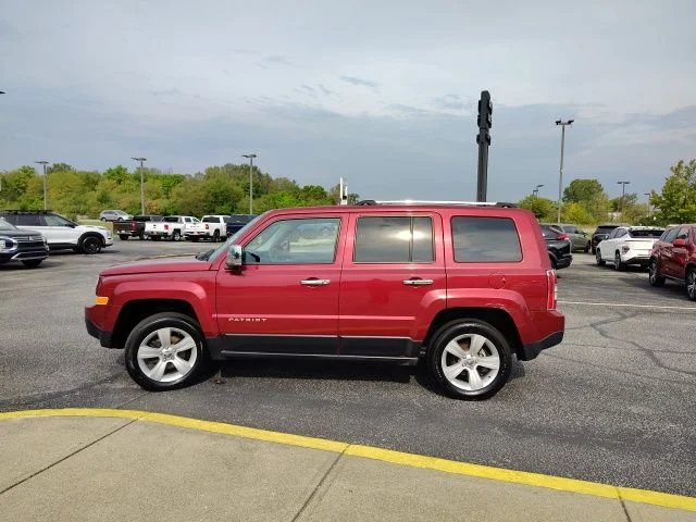 Used 2014 Red Jeep Latitude image 4