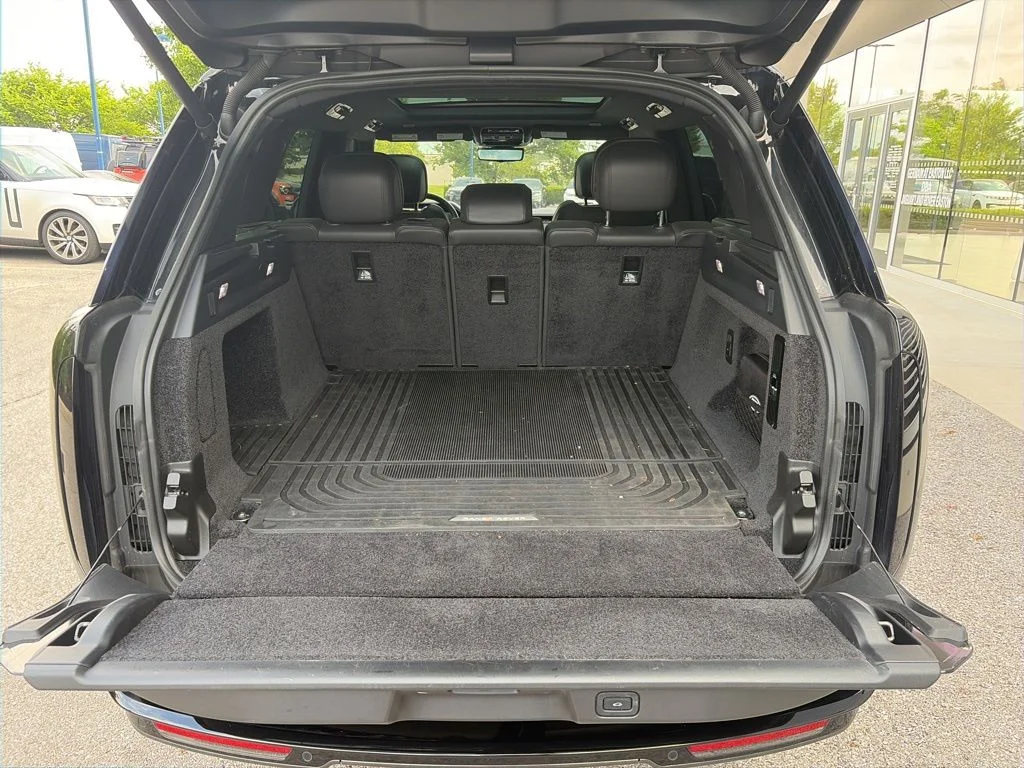 Certified Used 2023  Land Rover SE image 20