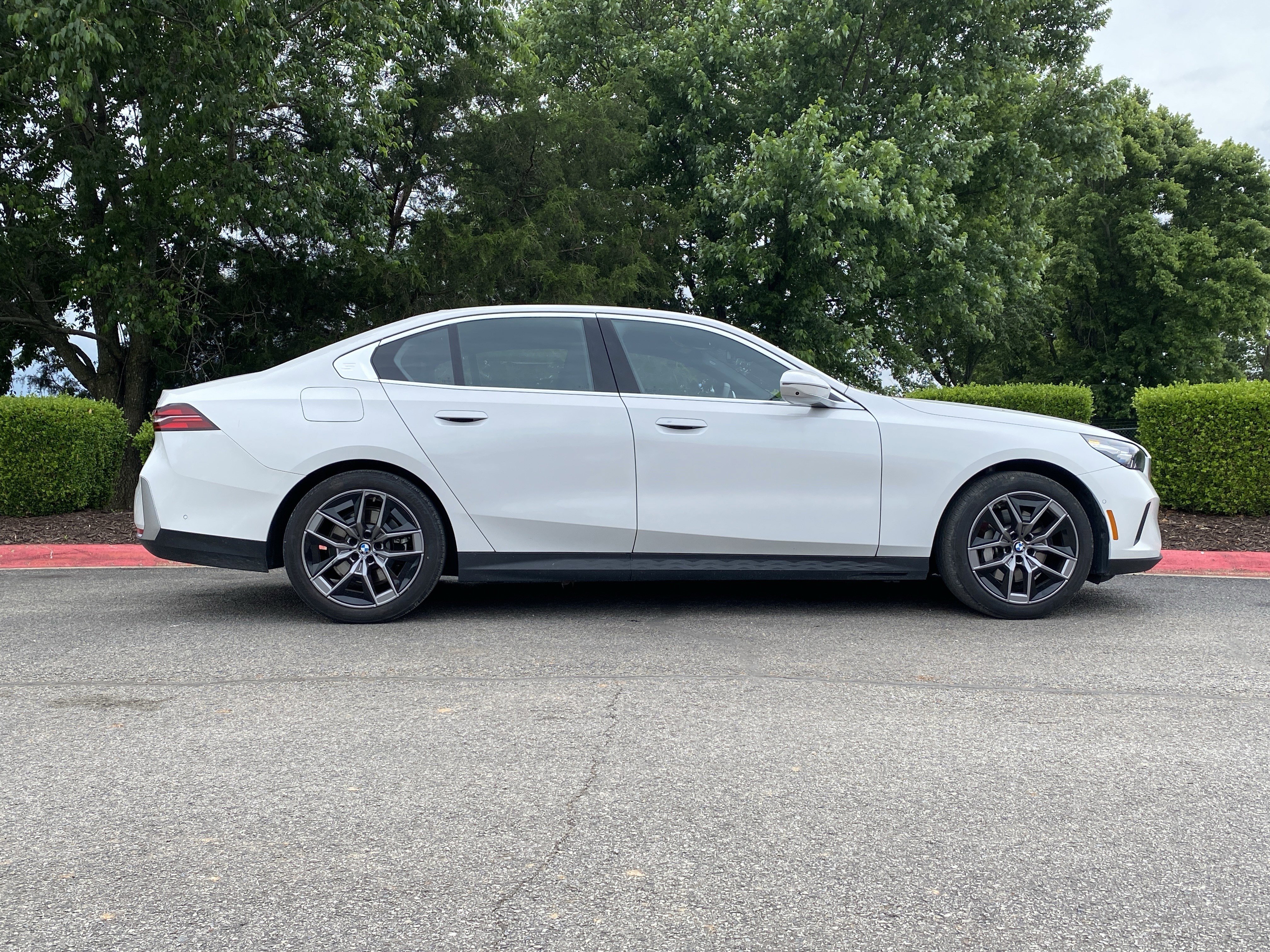 2026 BMW 5 Series 530i xDrive Sedan's photo