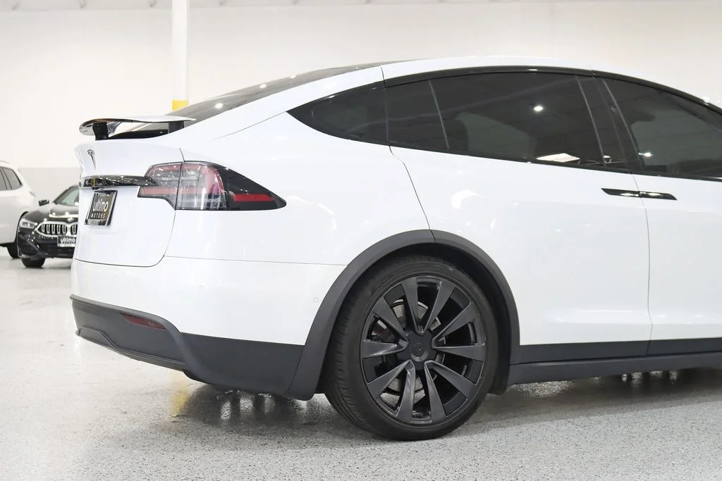 Used 2022  Tesla Plaid image 10