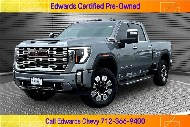 2025 GMC Sierra 4WD Crew Cab Standard Box Denali's photo