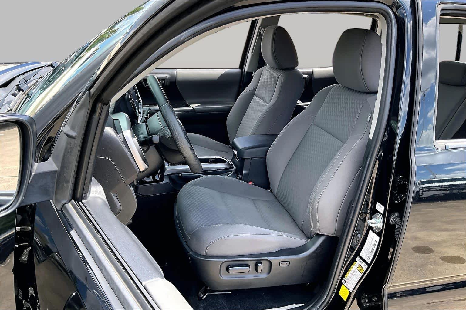 Used 2022 Midnight Black Metallic Toyota SR5 image 7