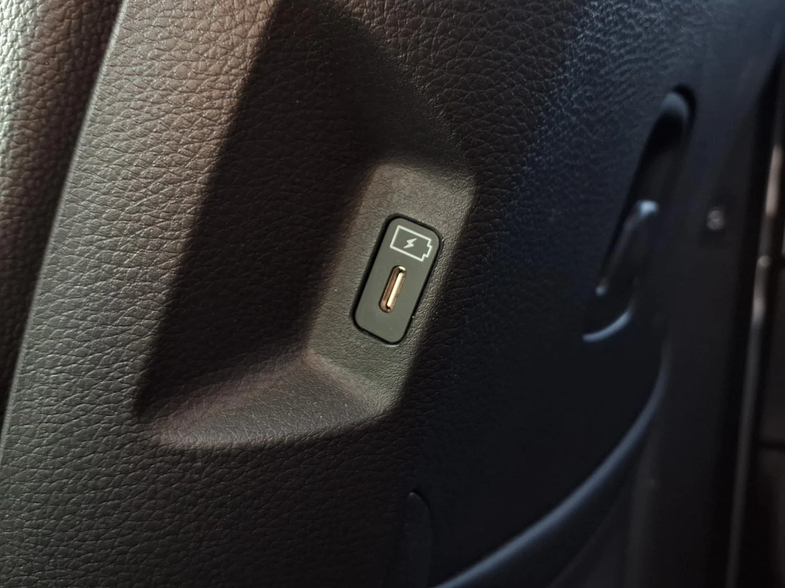 Used 2025 Ceramic Silver Kia SX Prestige image 26