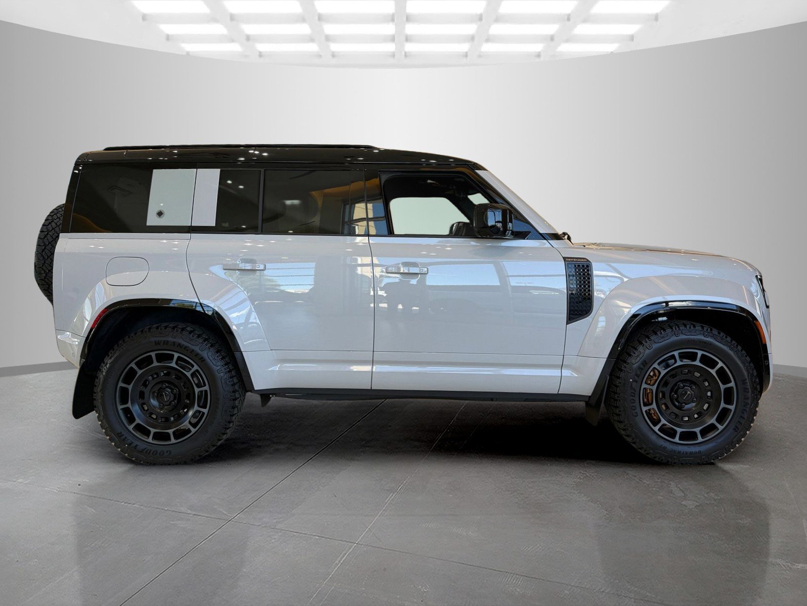 New 2026 Borasco Grey LAND ROVER OCTA image 4