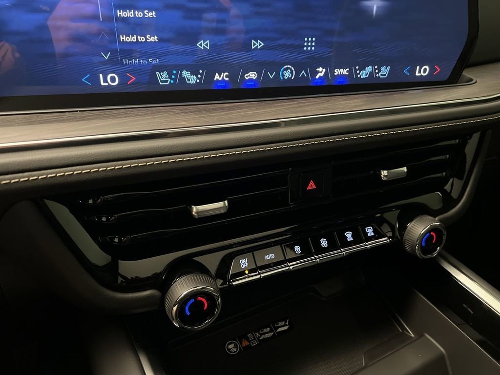 2026 Chevrolet Suburban Premier - Photo 18