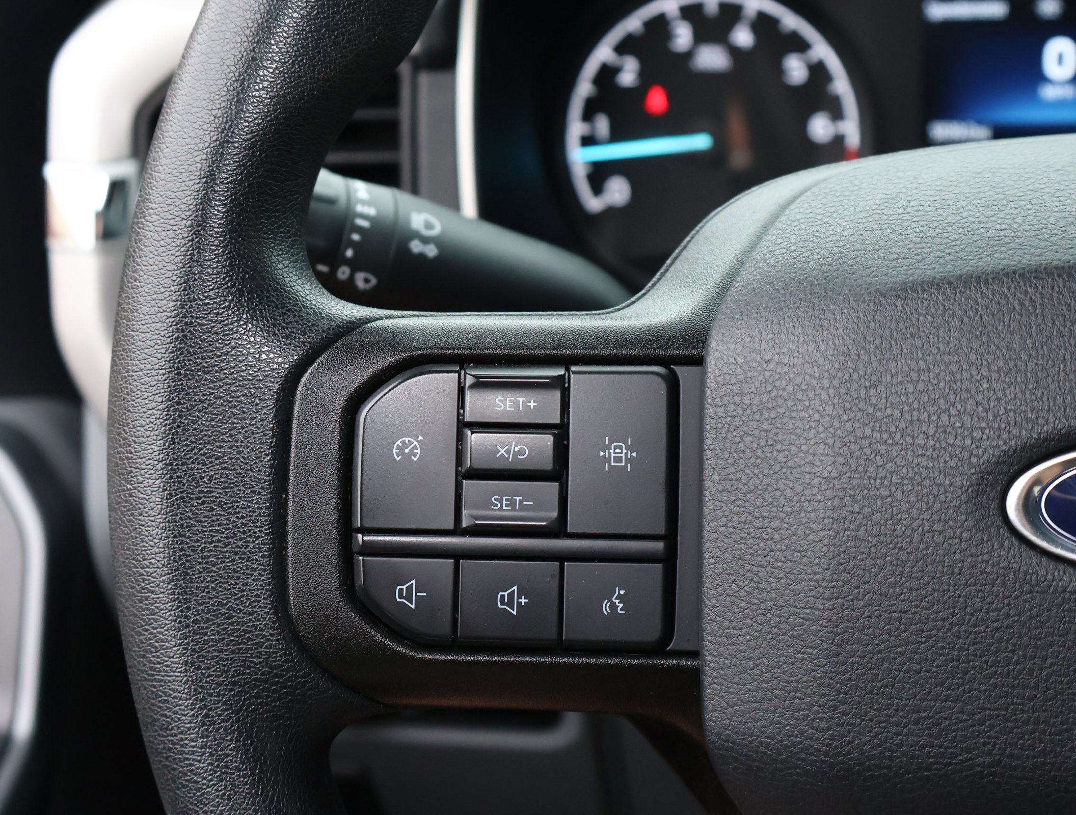 2023 Ford F-150 XLT - Photo 14