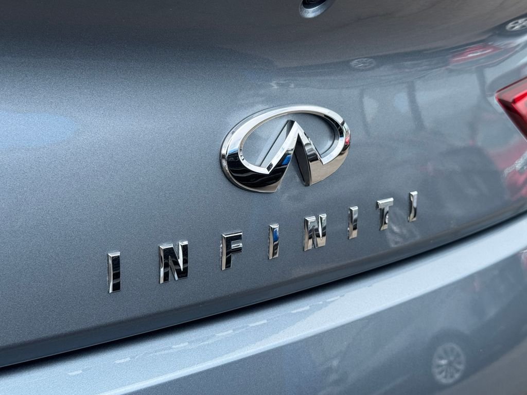 Used 2017 Blue INFINITI Red Sport 400 image 19
