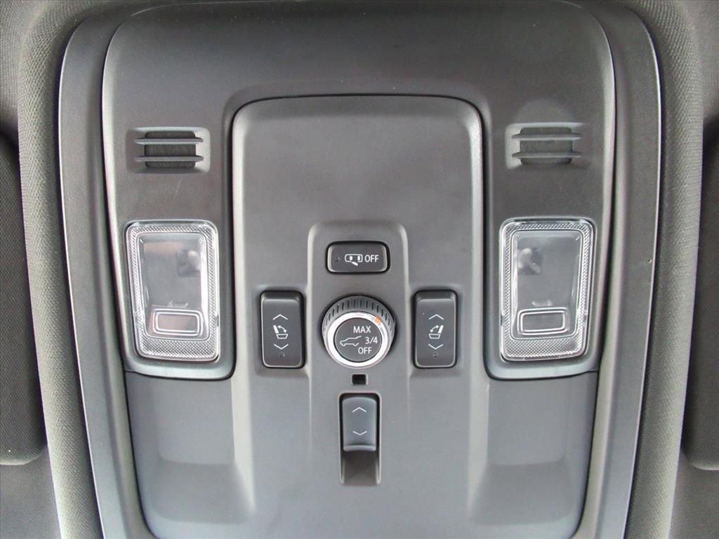 Used 2025 Sterling Metallic GMC Denali image 29