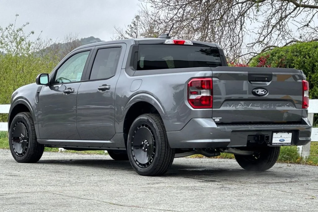 New 2026 Gray Metallic Ford Lobo™ image 6