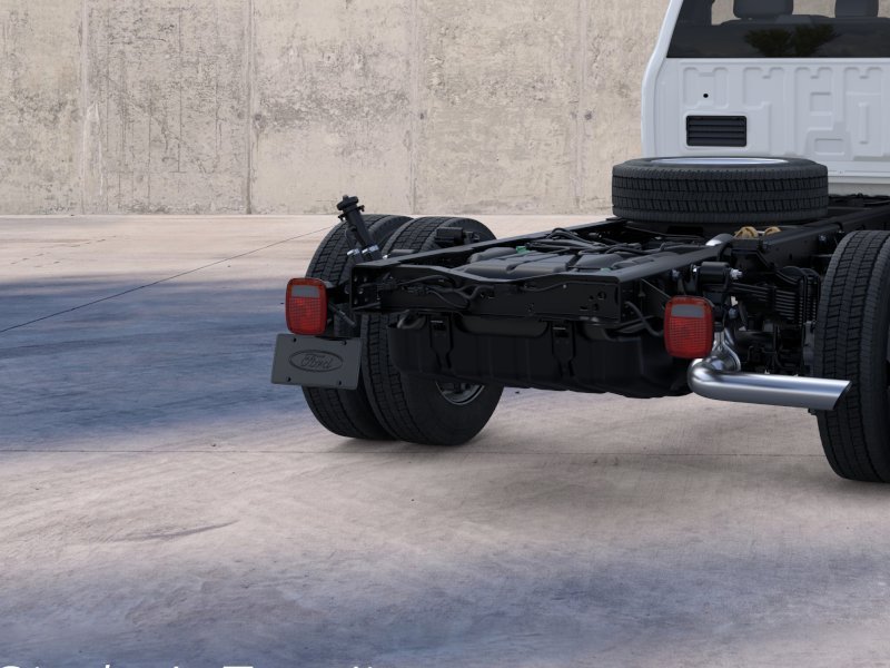 New 2026 Oxford White Ford F-550 image 21
