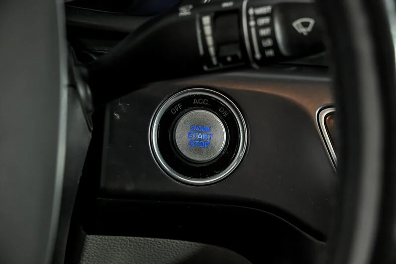 Used 2019 Hyper White Hyundai Limited image 23