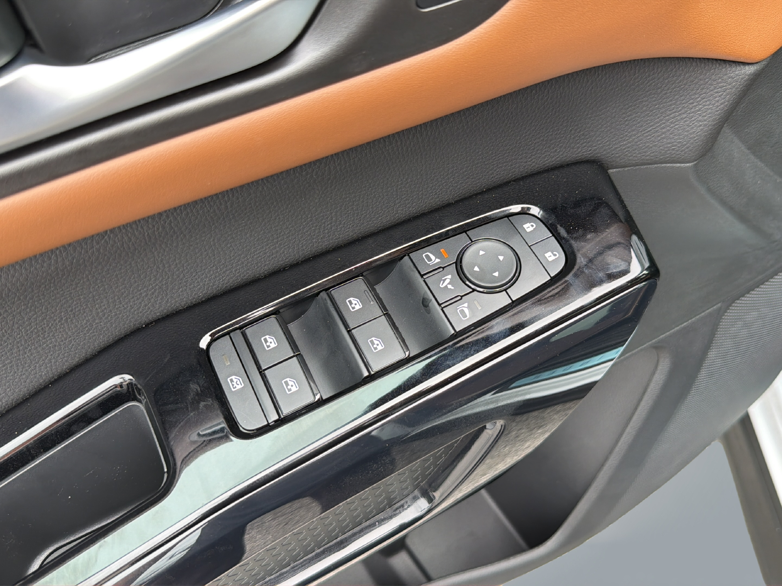 New 2026 White Nissan Platinum image 29