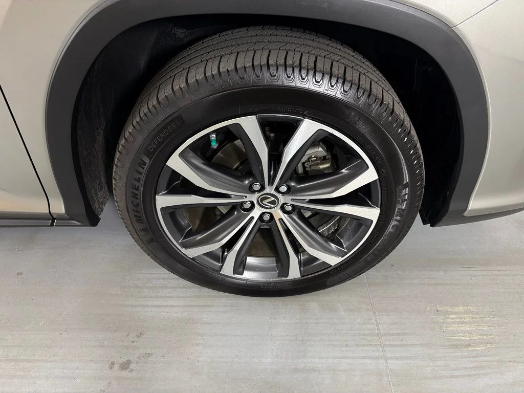 Used 2018 Silver Lexus 450hL Premium image 10