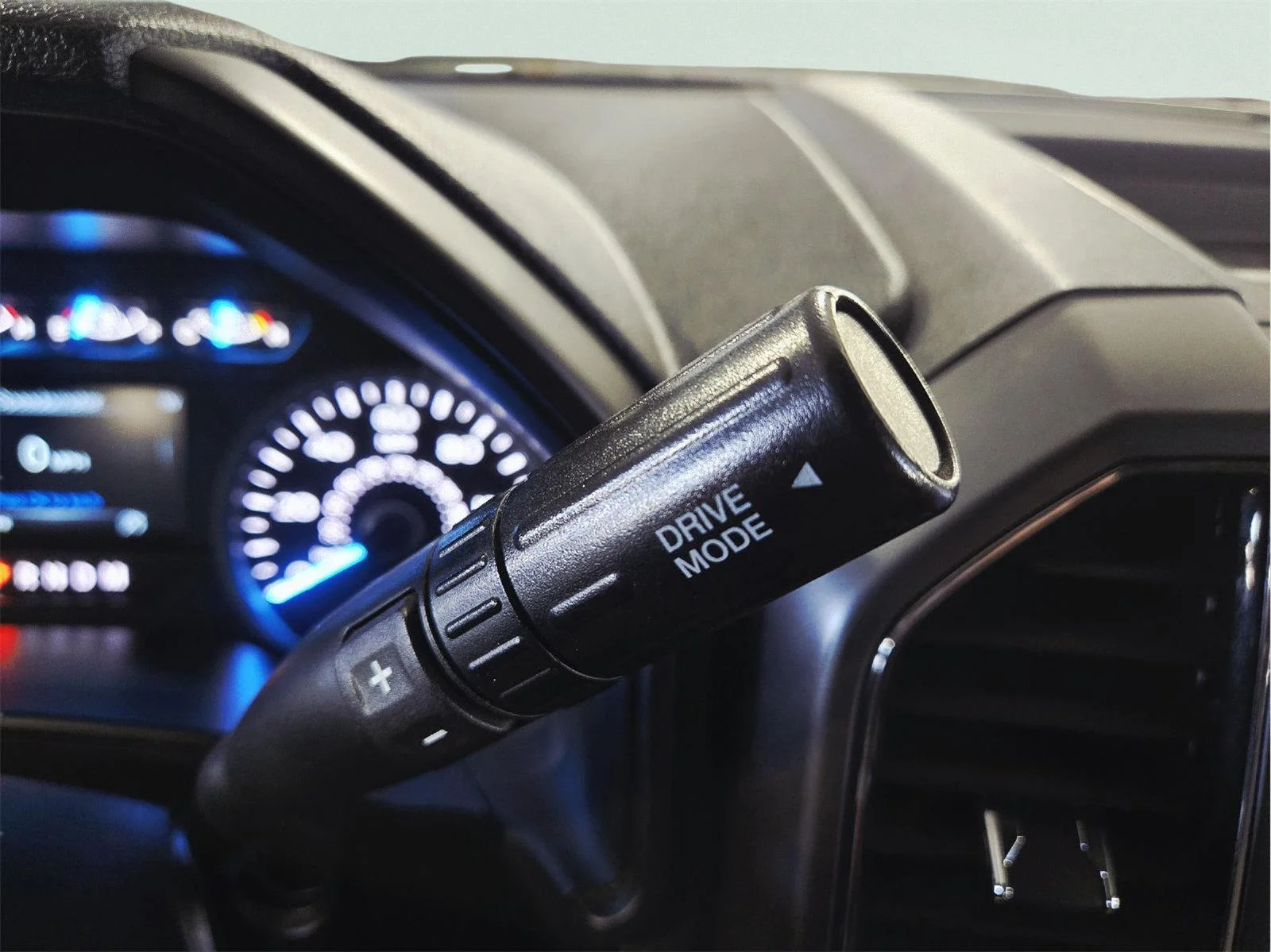 Used 2020 Agate Black Ford XLT image 33