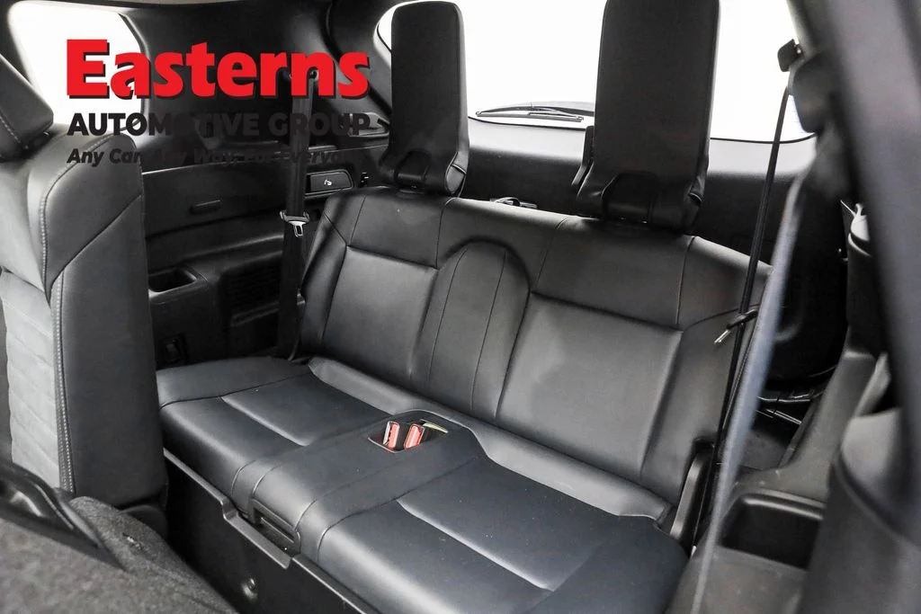 Used 2023 White Mitsubishi SE image 25