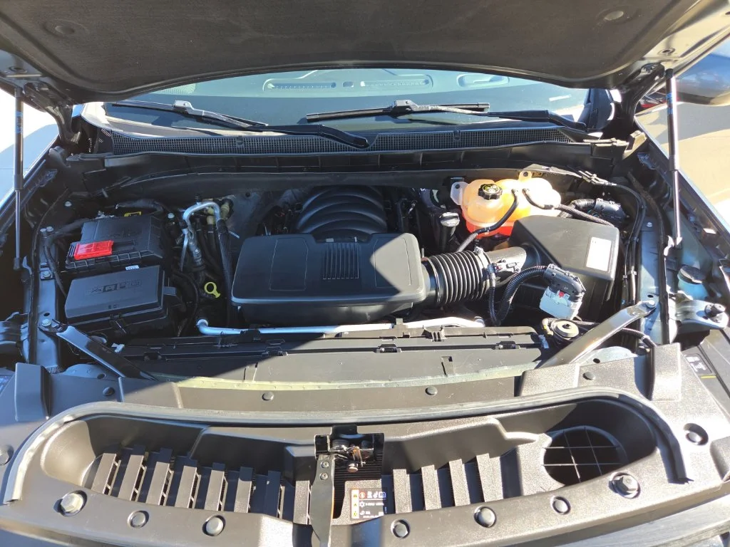 Used 2021 Gray Chevrolet Z71 image 9