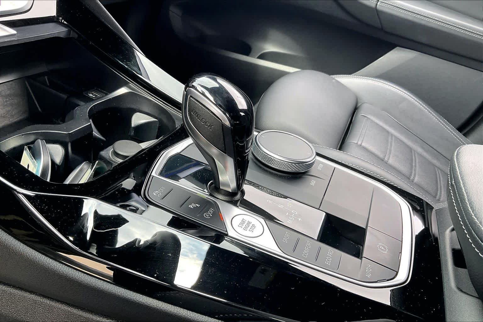 Used 2022 Black Sapphire Metallic BMW sDrive30i image 16