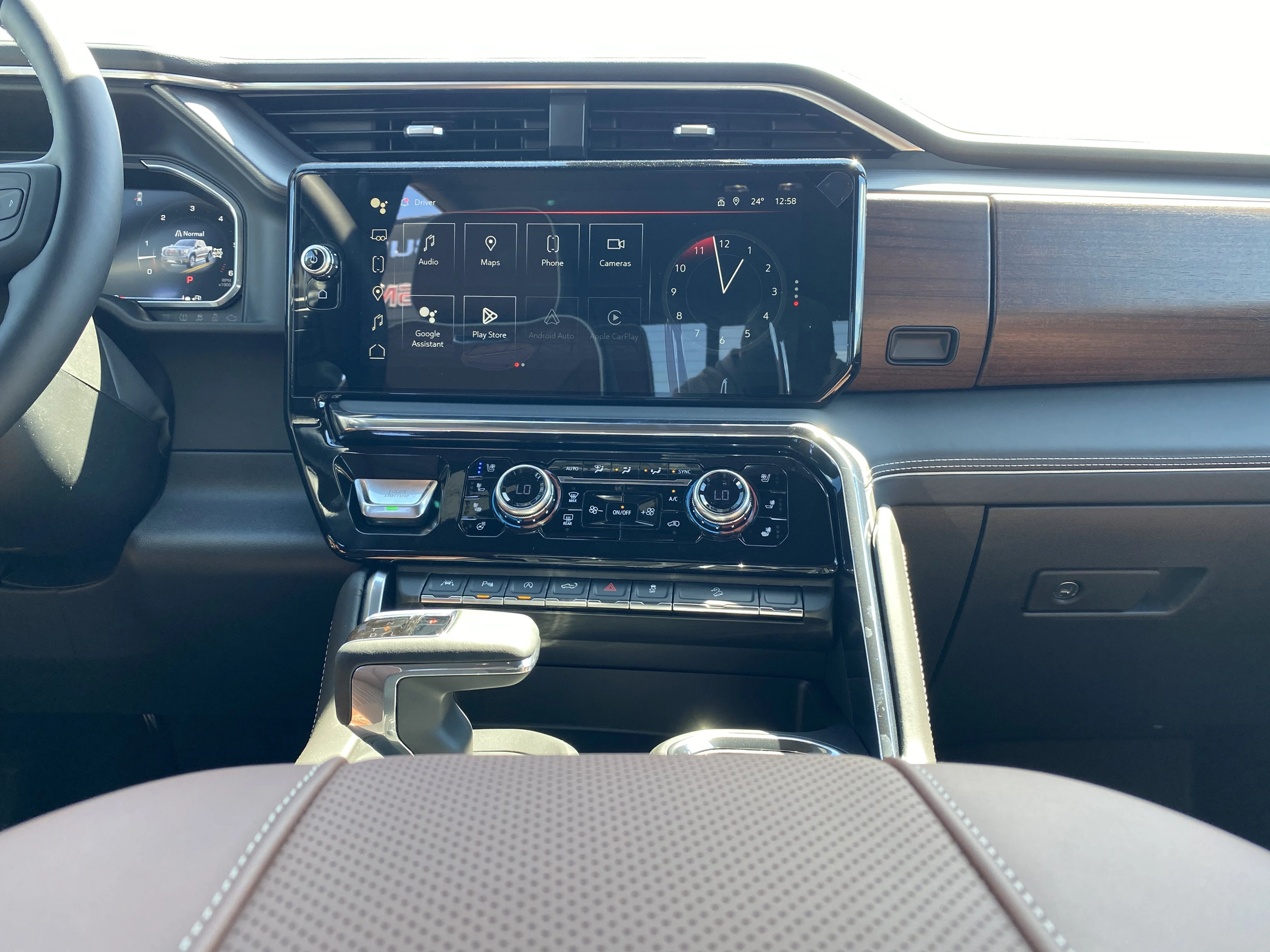 New 2026 GLACIER WHITE TRICOAT GMC Denali Ultimate image 19