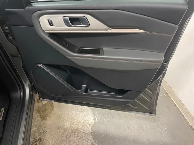 Used 2025 Gray Ford Active image 27