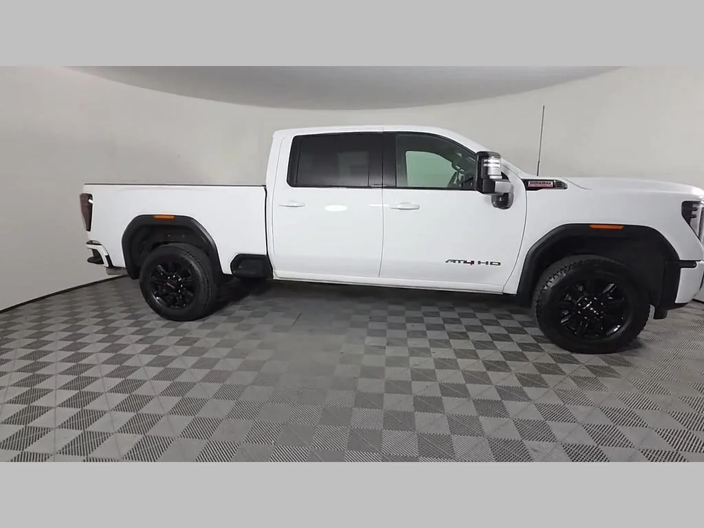 Used 2025 Summit White GMC AT4 image 36