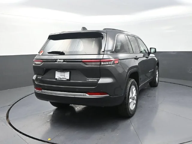 New 2026 Baltic Gray Metallic Clear-Coat Exterior Paint Jeep Laredo X image 8