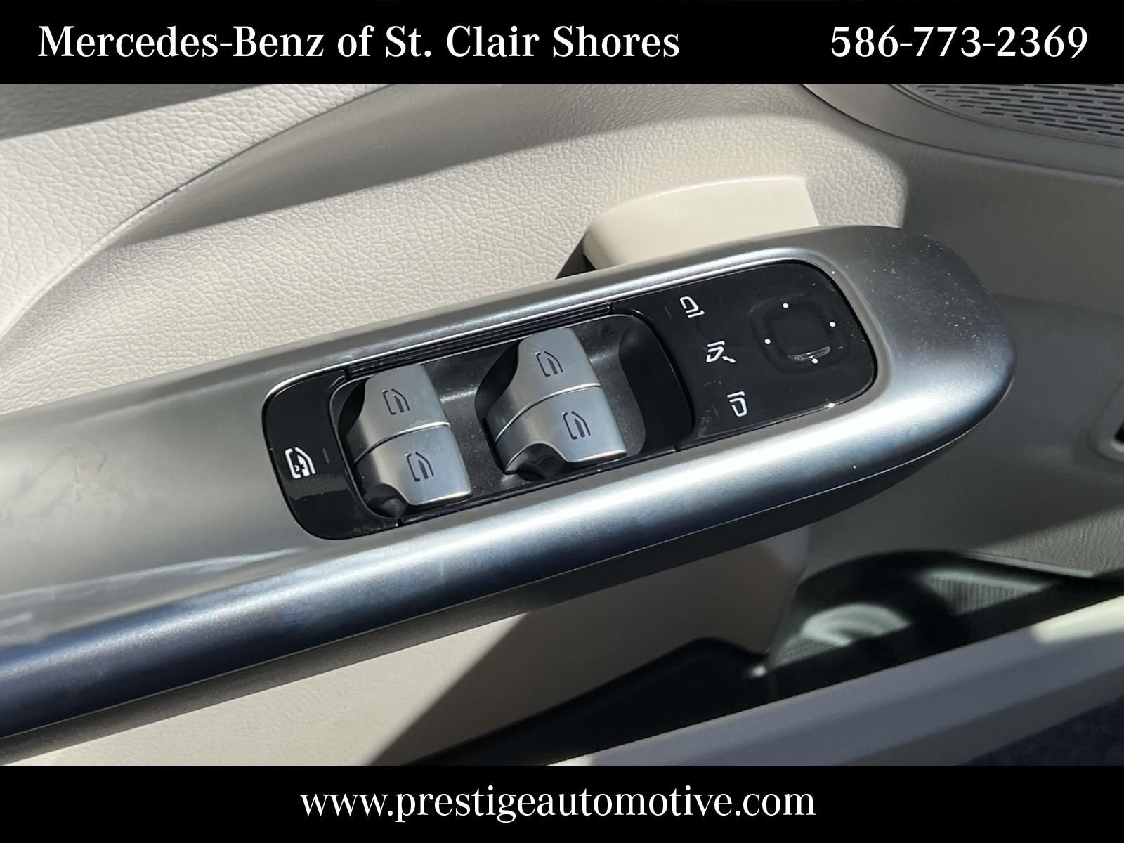 Certified Used 2025 Blue Mercedes-Benz C 300 image 23