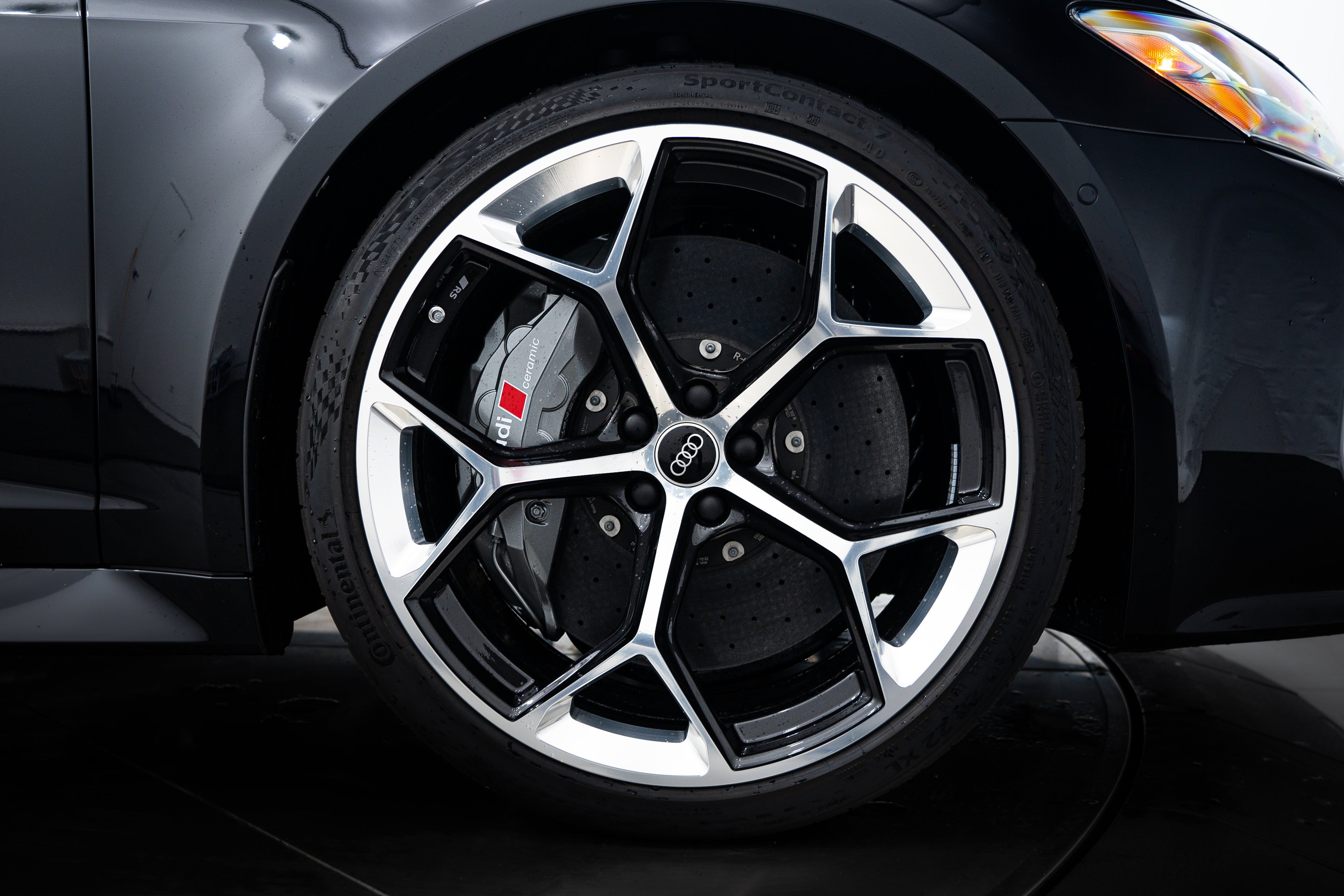 2025 Audi RS 6 Avant Base - Photo 21