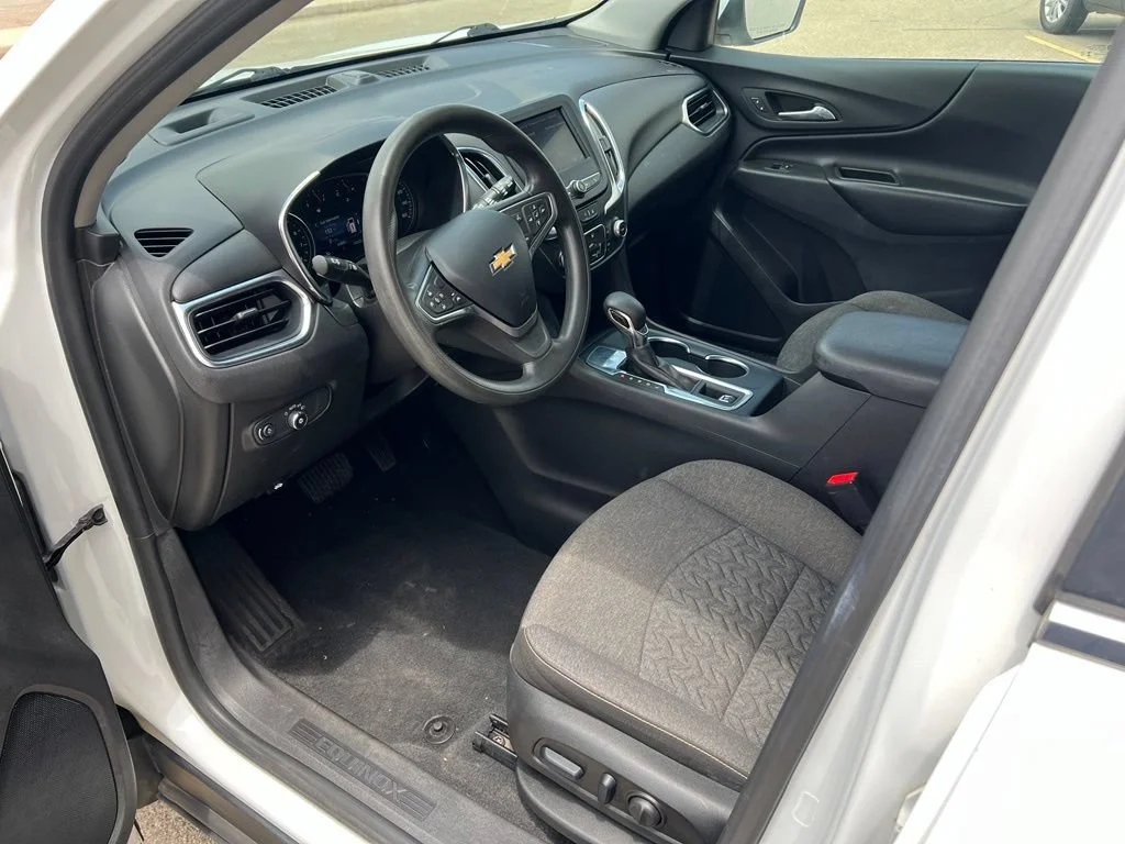 Used 2023 Summit White Chevrolet LT image 10
