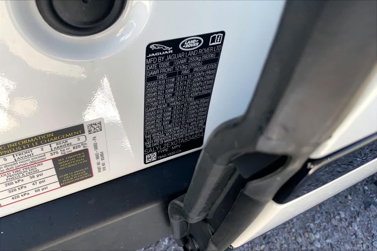 New 2026 Fuji White Land Rover Dynamic SE image 19