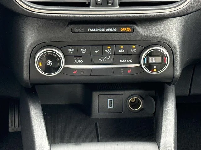 Used 2020 Silver Ford SE image 19