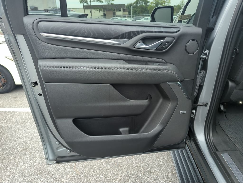 Used 2023 Silver GMC Denali image 27
